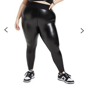 Good American Black Rubberized Icon Seamless Leggings